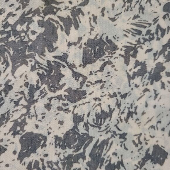 BKE Women's Long Sleeve V-Neck Button-Down Blouse - Picture 10 of 12